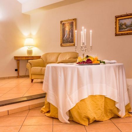 Tenuta Sciacca Villa Falciano del Massico Luaran gambar